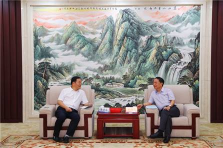 说明: //news.18cnporn.com/__local/B/02/B3/DD176F206EAA2291F416B8444A3_0E750856_2BFF2.jpg