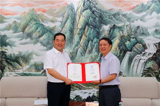 说明: //news.18cnporn.com/__local/5/1F/FD/3F74C991D781AA48C9382A77949_1D8644B2_2944B.jpg